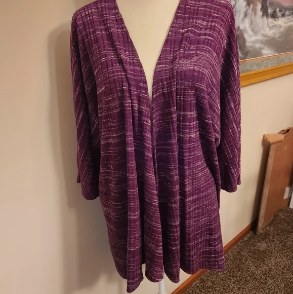 LuLaRoe Shirley - Picture 1 of 5